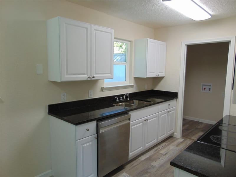 2516 Fatima Avenue, Dallas TX 75241 - Photo 12