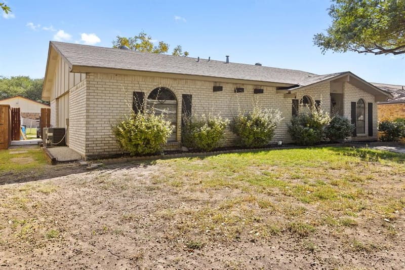 6402 Casa Vista Drive, Garland TX 75043 - Photo 3