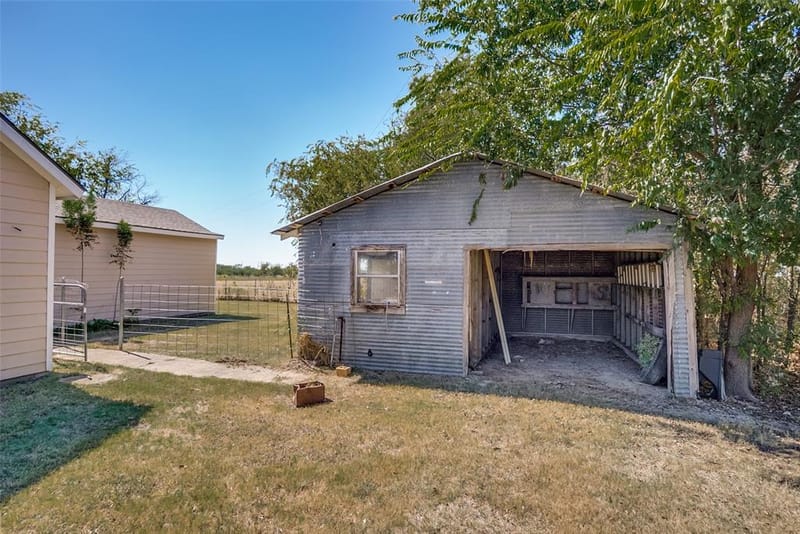 7165 County Road 1232, Godley TX 76044 - Photo 5