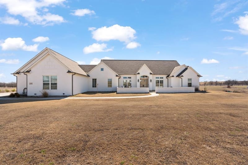 6305 Sage Creek Drive, Godley TX 76044 - Photo 2