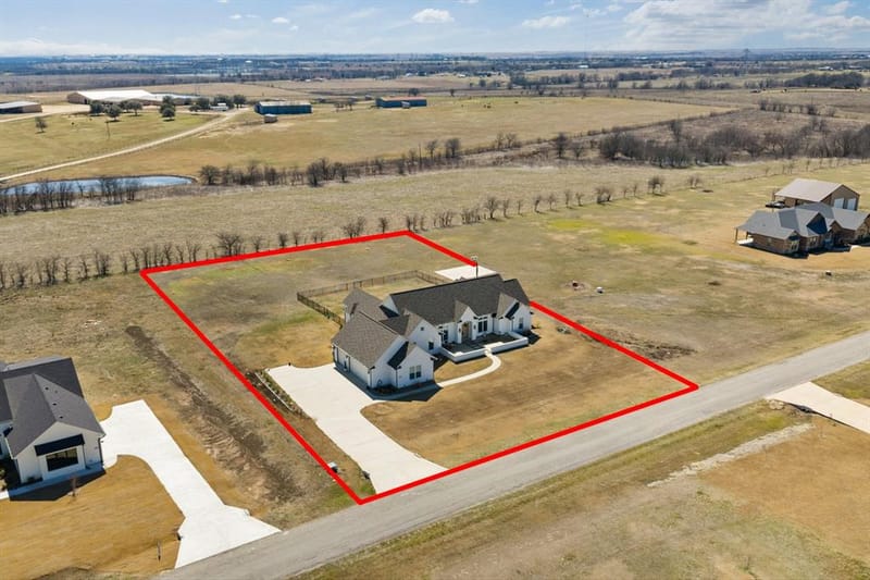6305 Sage Creek Drive, Godley TX 76044 - Photo 4