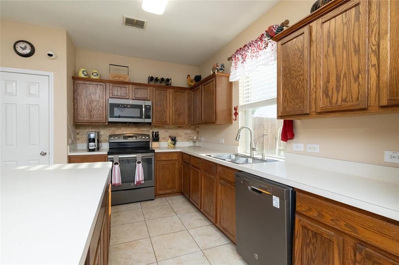 9801 Rimstone Drive, Fort Worth TX 76108 - Photo 20