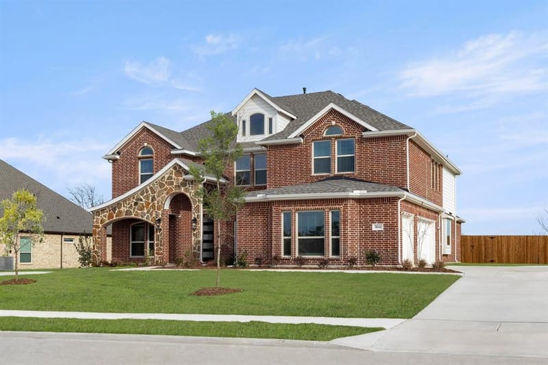 804 S Hidden Lakes Drive, DeSoto TX 75115 - Photo 2