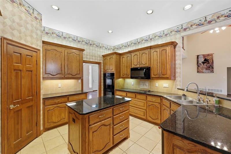 1860 Plum Creek Drive, Midlothian TX 76065 - Photo 17