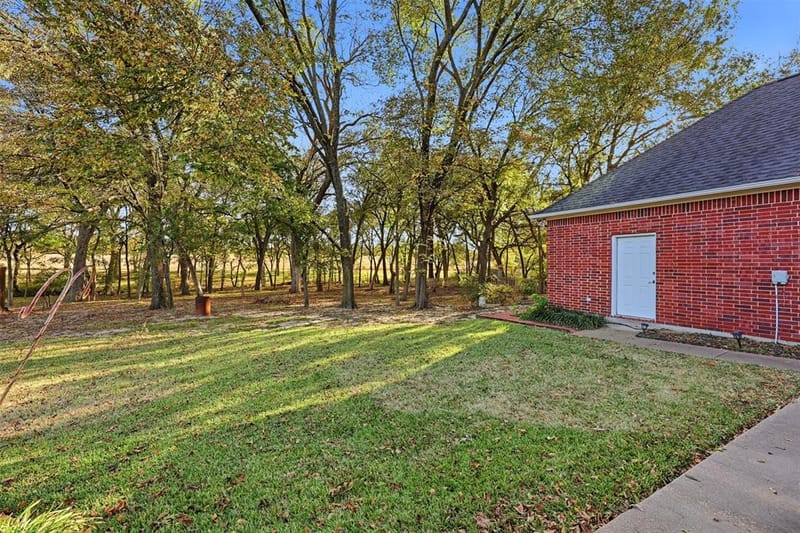 1860 Plum Creek Drive, Midlothian TX 76065 - Photo 36