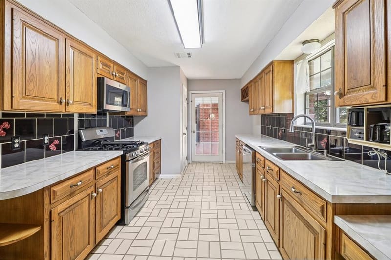 329 Lowell Road, Milford TX 76670 - Photo 7
