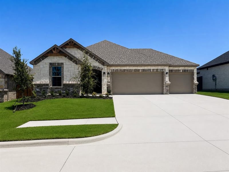 709 Bass Lake Lane, Cleburne TX 76033 - Photo 2
