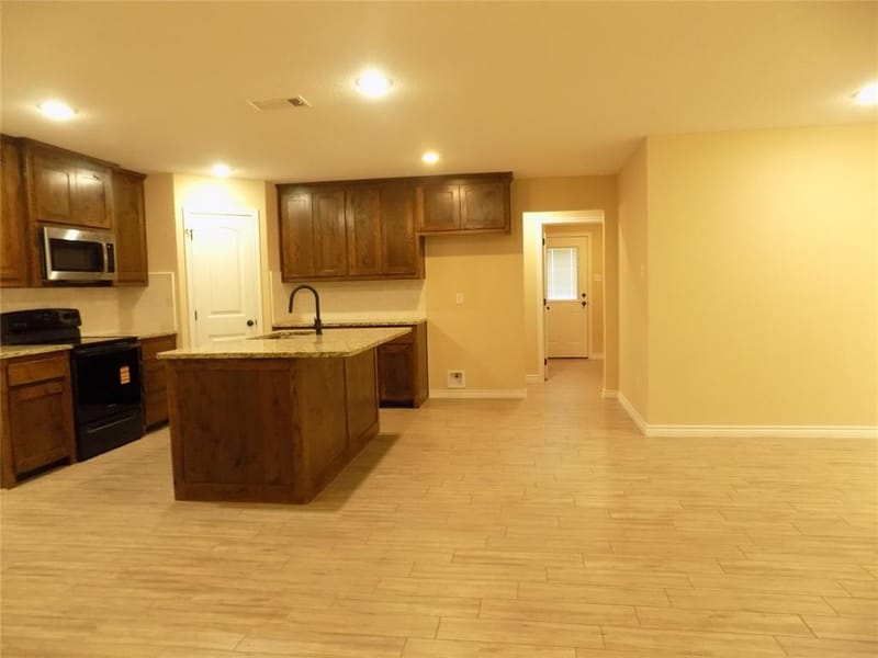 506 Pecan Tree Court, Poolville TX 76487 - Photo 10