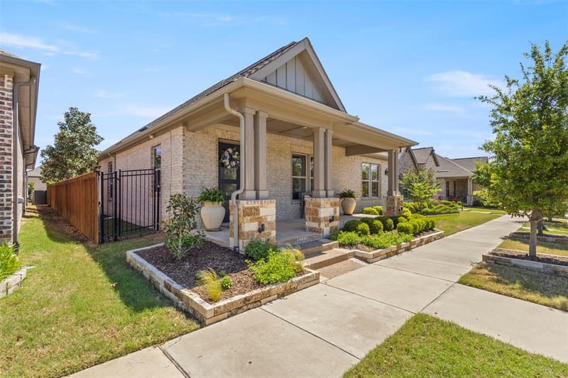 4825 Beaver Creek Drive, Arlington TX 76005