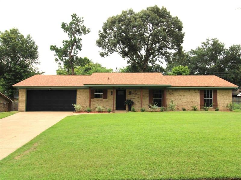 818 E Clinton, Athens TX 75751