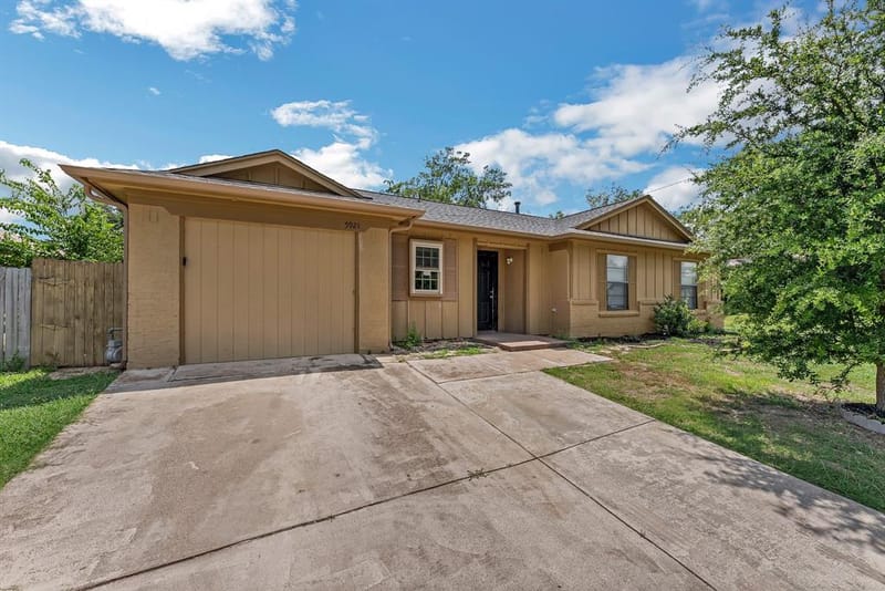 5921 Sea Breeze Lane, Fort Worth TX 76135