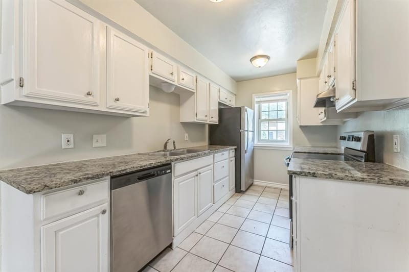 5921 Sea Breeze Lane, Fort Worth TX 76135 - Photo 9