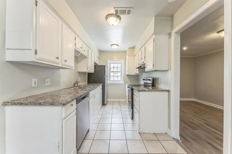 5921 Sea Breeze Lane, Fort Worth TX 76135 - Photo 10