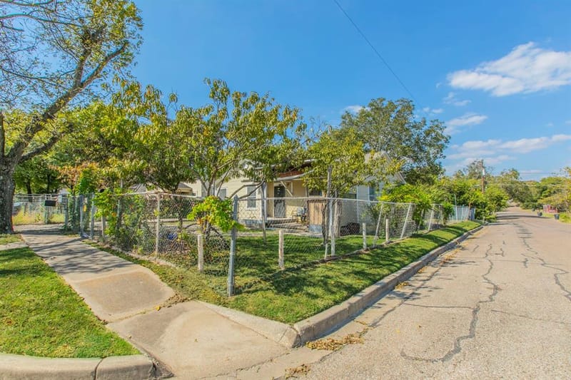 2101 Pine Avenue, Waco TX 76708 - Photo 23