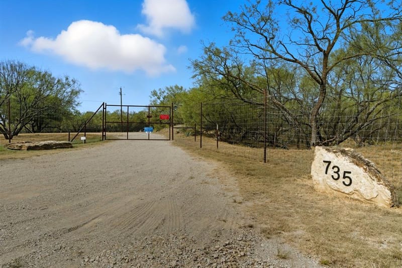 735 Gresham Lane, Jacksboro TX 76458 - Photo 25