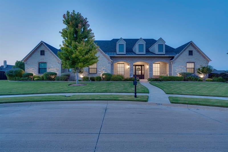2209 Lyons, Midlothian TX 76065 - Photo 2