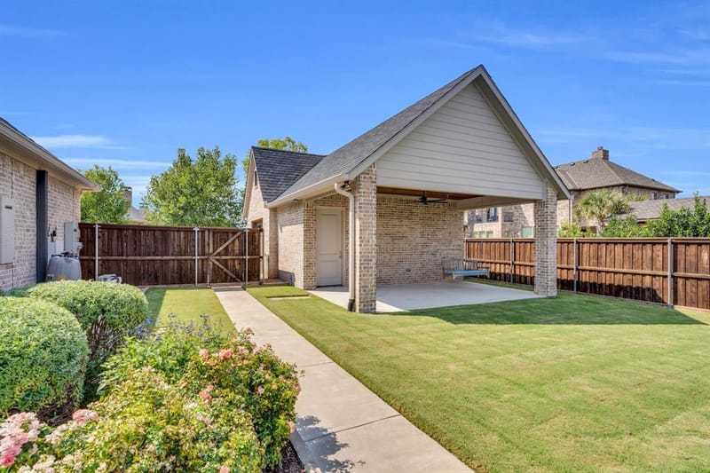 2209 Lyons, Midlothian TX 76065 - Photo 32