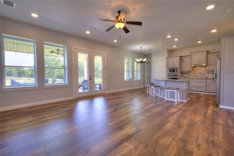 1639 Bloomfield Road, Valley View TX 76272 - Photo 7