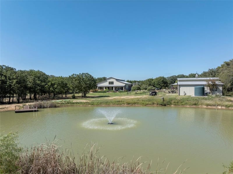 1639 Bloomfield Road, Valley View TX 76272 - Photo 25