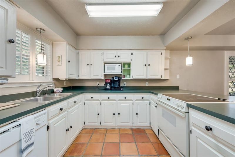 2308 Louise Lane, Ennis TX 75119 - Photo 11