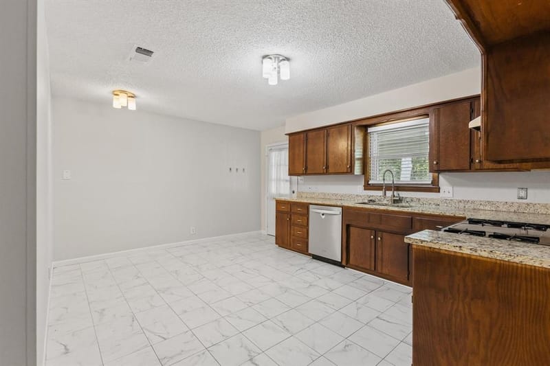 904 S Gribble Street, Sherman TX 75090 - Photo 6