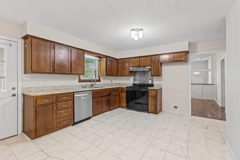 904 S Gribble Street, Sherman TX 75090 - Photo 7