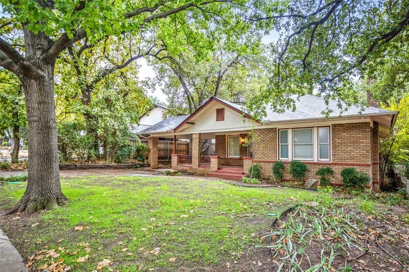 2303 Mistletoe Drive, Fort Worth TX 76110 - Photo 2