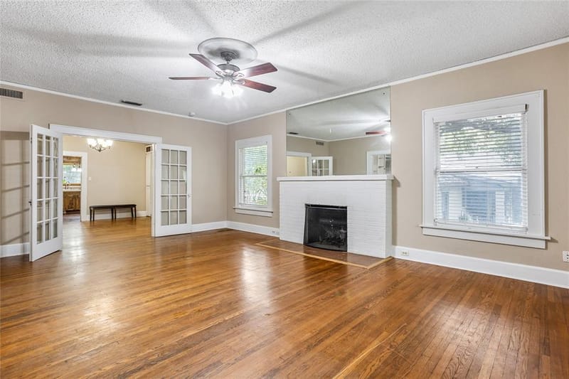 2303 Mistletoe Drive, Fort Worth TX 76110 - Photo 6