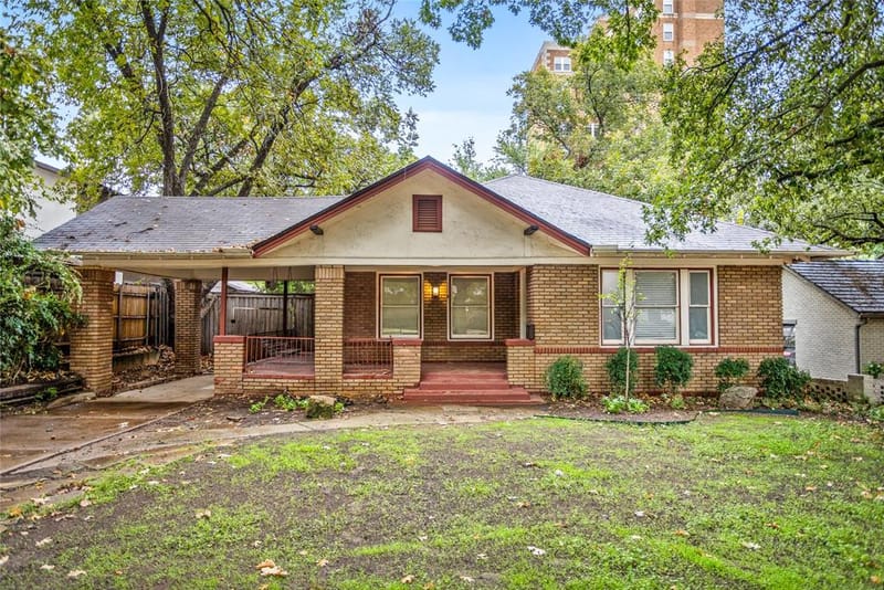 2303 Mistletoe Drive, Fort Worth TX 76110