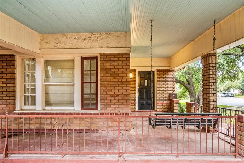 2303 Mistletoe Drive, Fort Worth TX 76110 - Photo 4
