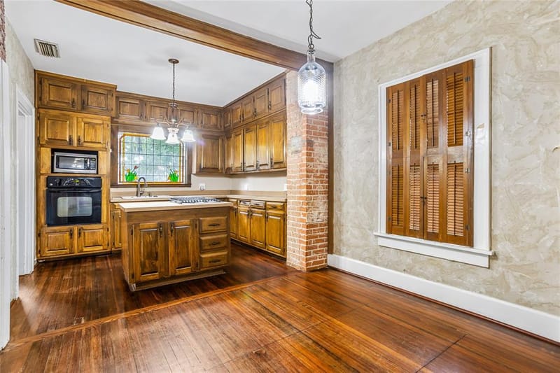 2303 Mistletoe Drive, Fort Worth TX 76110 - Photo 8