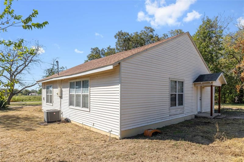 505 E Walcott Avenue, Comanche TX 76442 - Photo 20