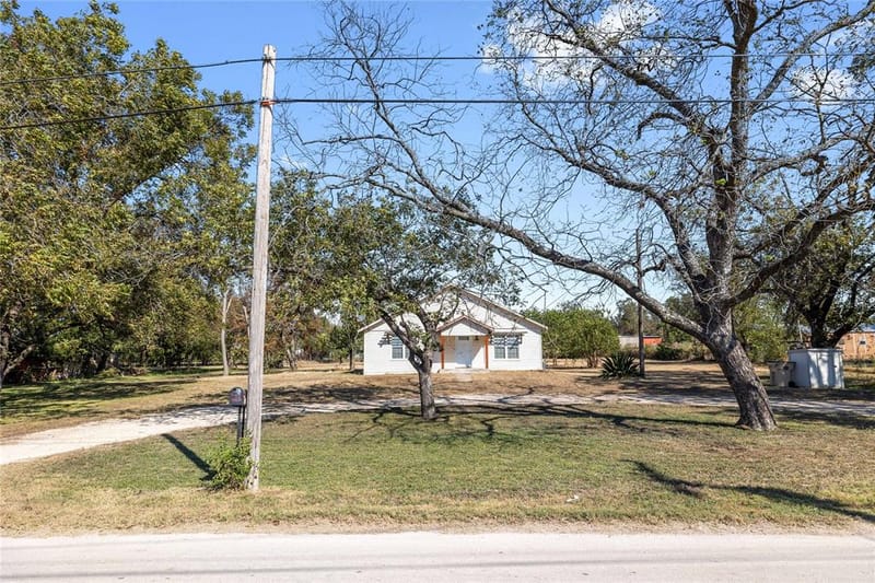 505 E Walcott Avenue, Comanche TX 76442 - Photo 18