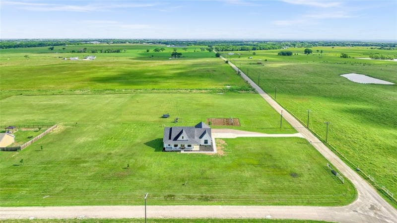 1553 South Road, Whitesboro TX 76273 - Photo 3