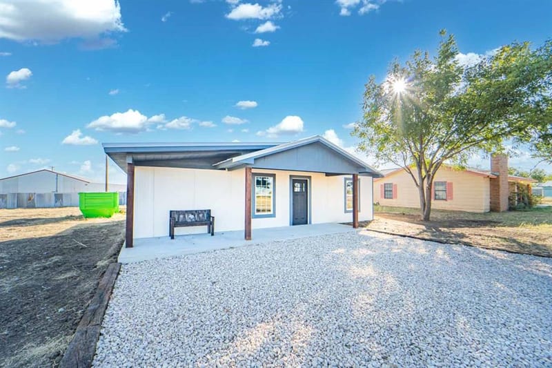 905 W Fifth Street, Breckenridge TX 76424