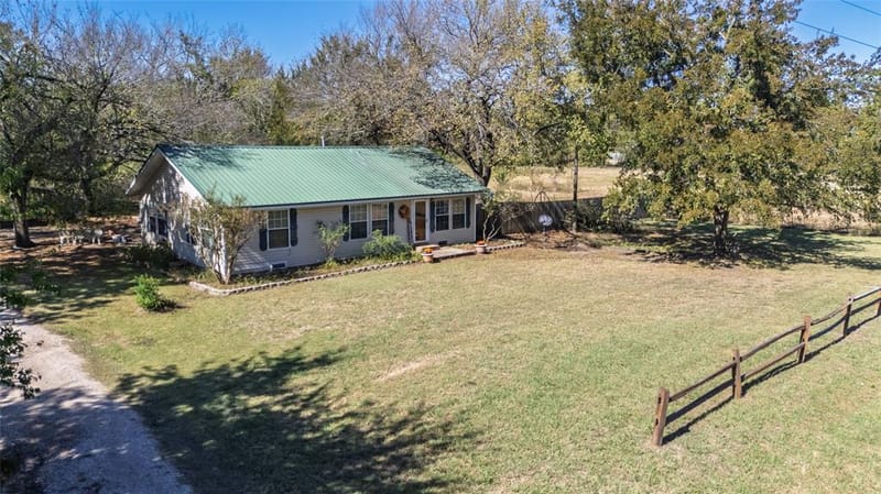 962 Hwy 50, Ladonia TX 75449
