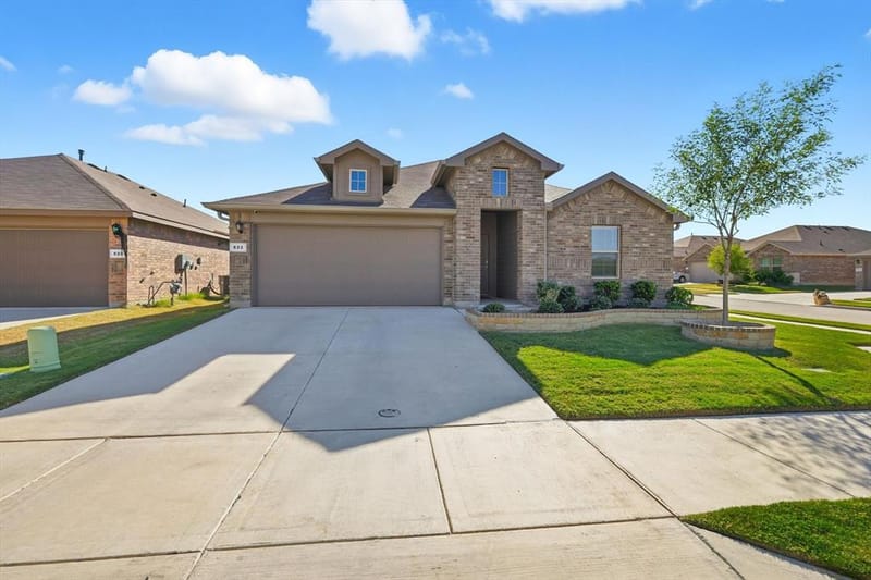 633 Captree Lane, Fort Worth TX 76131 - Photo 3