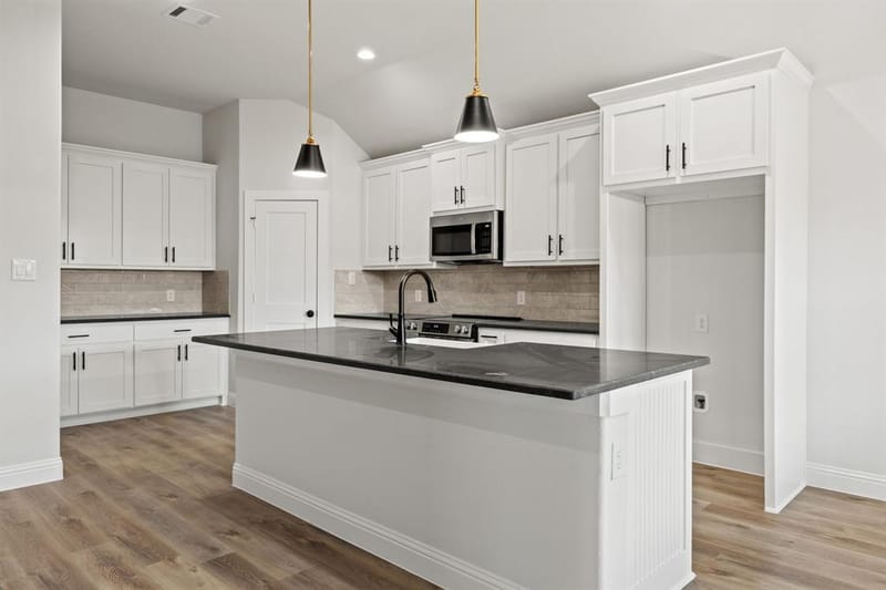 104 Maverick Trail, Valley View TX 76272 - Photo 8