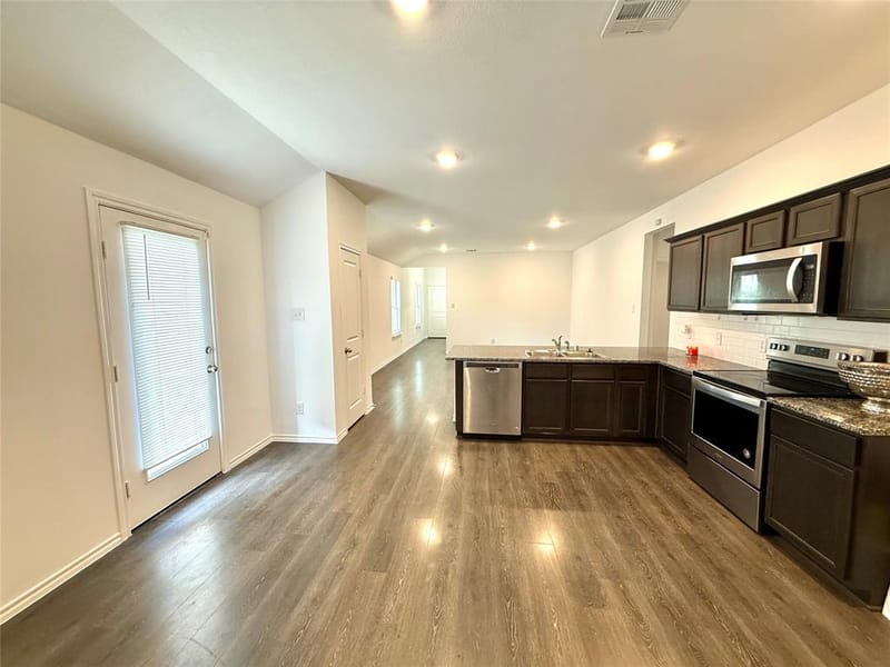 1018 Old Oaks Drive, Forney TX 75126 - Photo 6