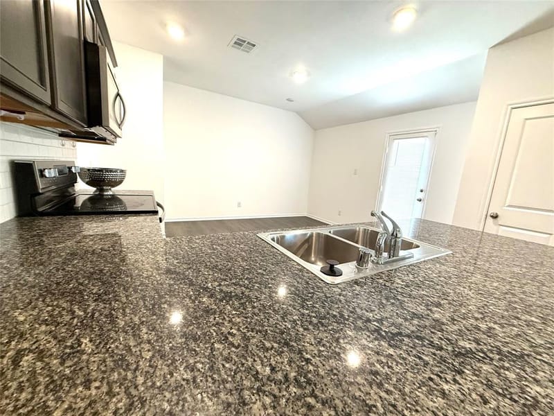 1018 Old Oaks Drive, Forney TX 75126 - Photo 8