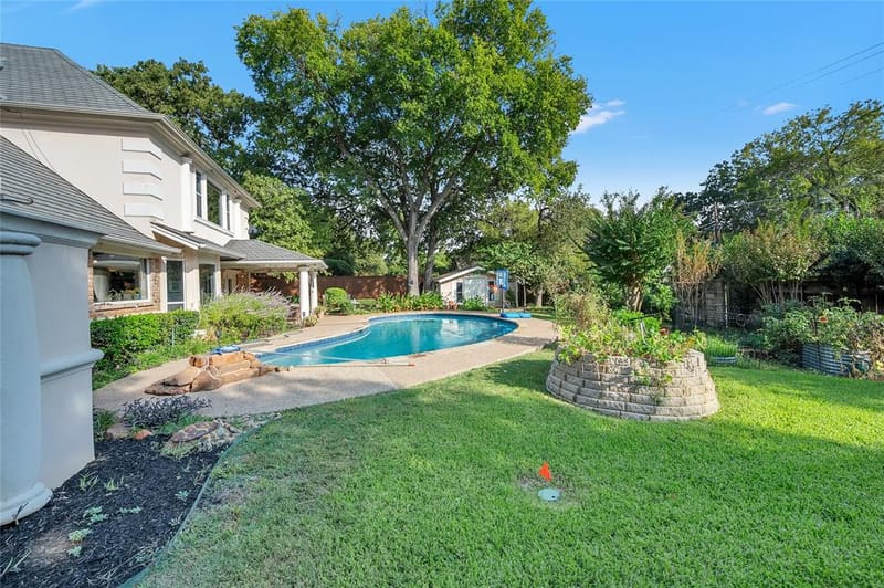 1800 Hampton Drive, Bedford TX 76021 - Photo 32