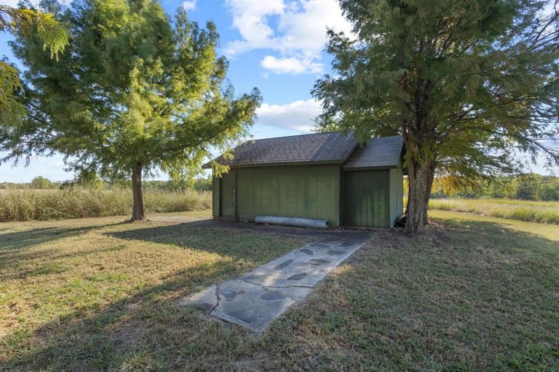 300 County Road 27100, Honey Grove TX 75446 - Photo 28
