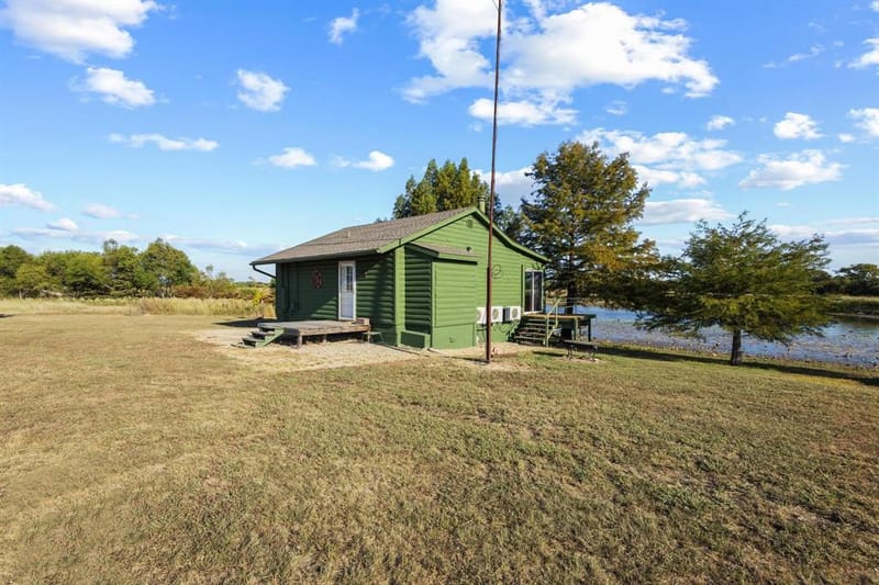 300 County Road 27100, Honey Grove TX 75446 - Photo 5