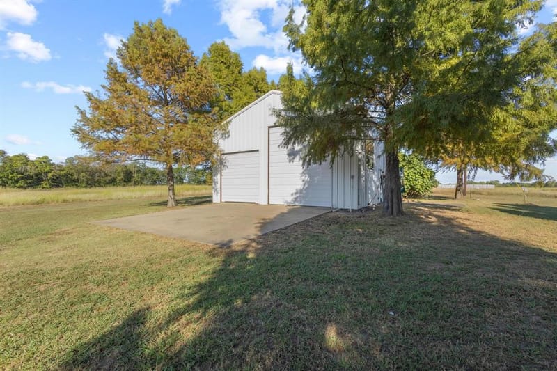 300 County Road 27100, Honey Grove TX 75446 - Photo 20