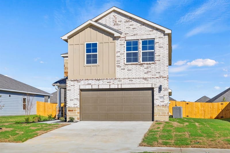 1017 Park Oak Lane, Crowley TX 76036 - Photo 2