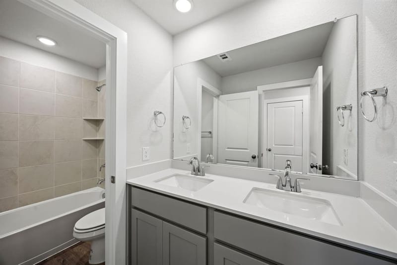 1017 Park Oak Lane, Crowley TX 76036 - Photo 10