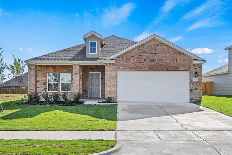 1048 Miraverde Trail, Crowley TX 76036