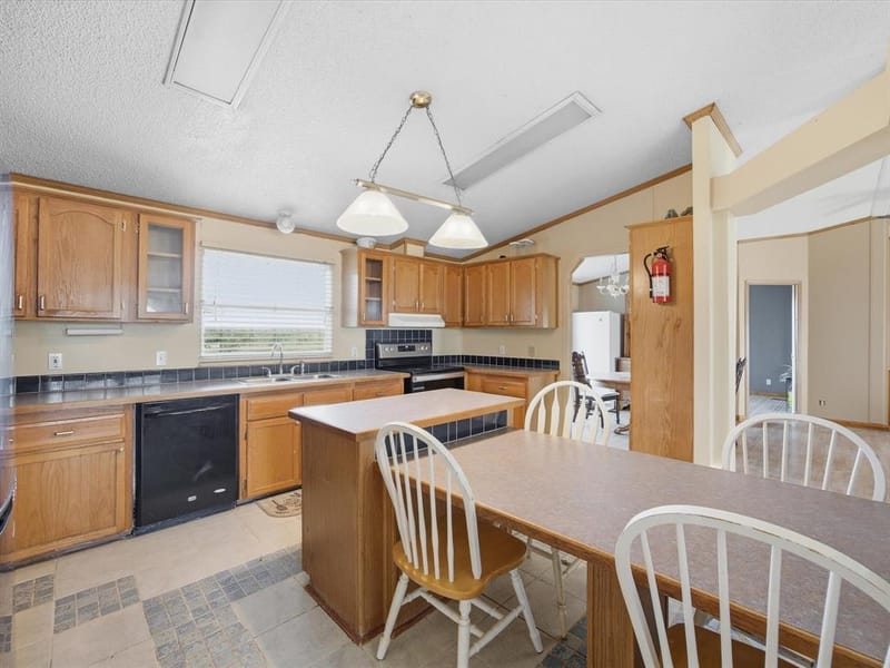 381 W Mccool Road, Nocona TX 76255 - Photo 13