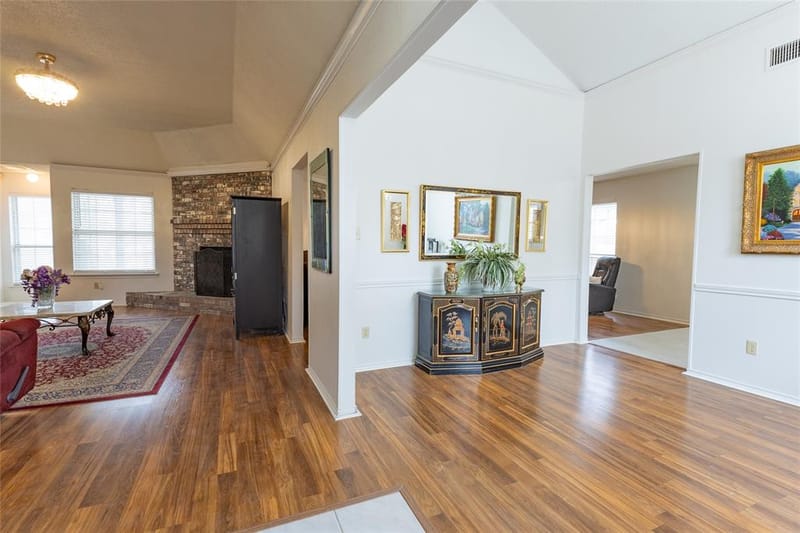 8518 Bridgewater Drive, Rowlett TX 75088 - Photo 7