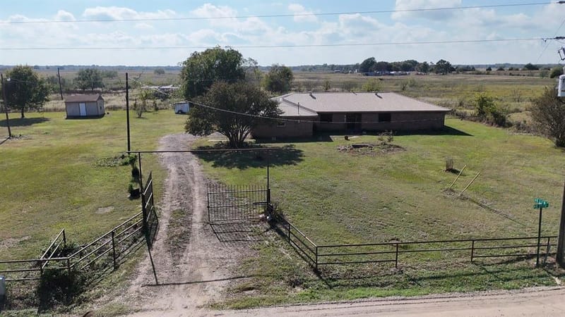 1393 NE County Road 2120 Road NE, Powell TX 75153 - Photo 7